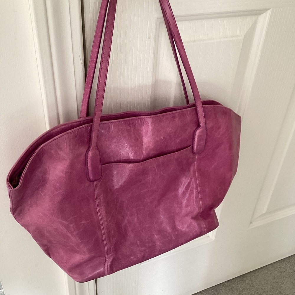 HOBO International Patti in Pansy
